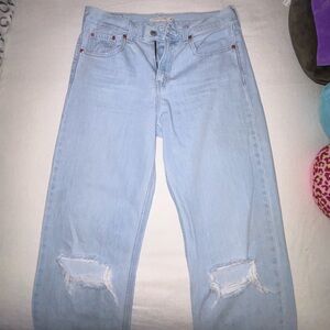 Levis low pro straight jeans!